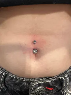 Bellybutton (Navel) piercing by Briana